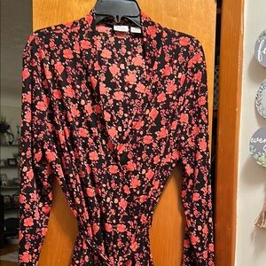 Q.U.E. Floral Short Robe M